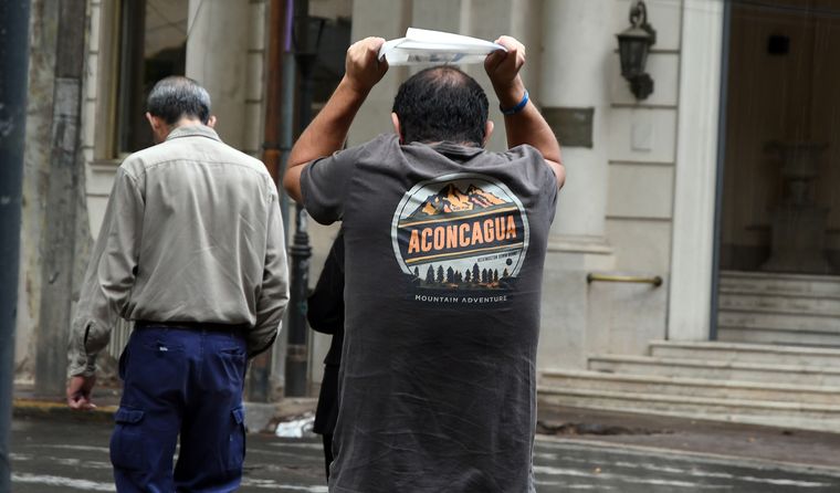 Este martes por la noche llovió en distintas zonas de Mendoza.