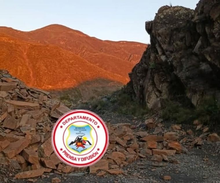 La ruta 52 está intransitable por los desprendimientos de rocas durante el fin de semana.