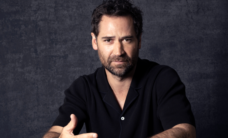 Manuel García Rulfo es el protagonista de esta historia de Netflix Foto: Archivo MDZ