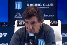 Gustavo Costas y la defensa de su Racing. Foto: Captura Gustavo Costas y la defensa de su Racing. Foto: Captura