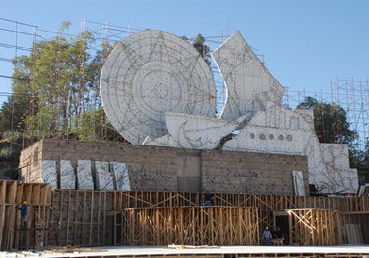 Las cajas lumínicas que representan la tierra. Foto: Carlos Villazón-MDZ