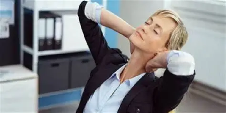 Sentirse fatigado sin razón aparente o tener dificultades para afrontar el estrés cotidiano son experiencias comunes. Sentirse fatigado sin razón aparente o tener dificultades para afrontar el estrés cotidiano son experiencias comunes.