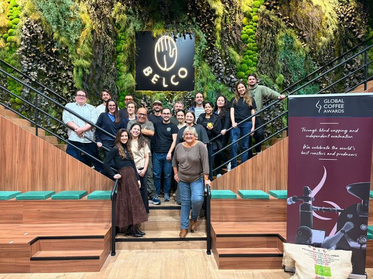 Luz Grau junto a sus pares en Global Coffee Awards. Luz Grau junto a sus pares en Global Coffee Awards.