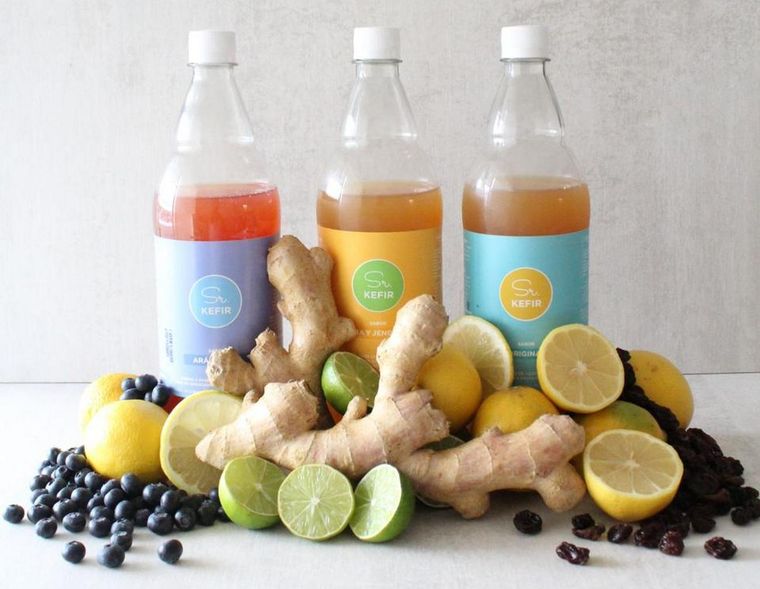 La marca Sr. Kéfir surgió del desafío de producir en escala esta bebida probiótica fermentada y milenaria, con múltiples beneficios para la salud. Foto: Instagram: @sr_kefir_