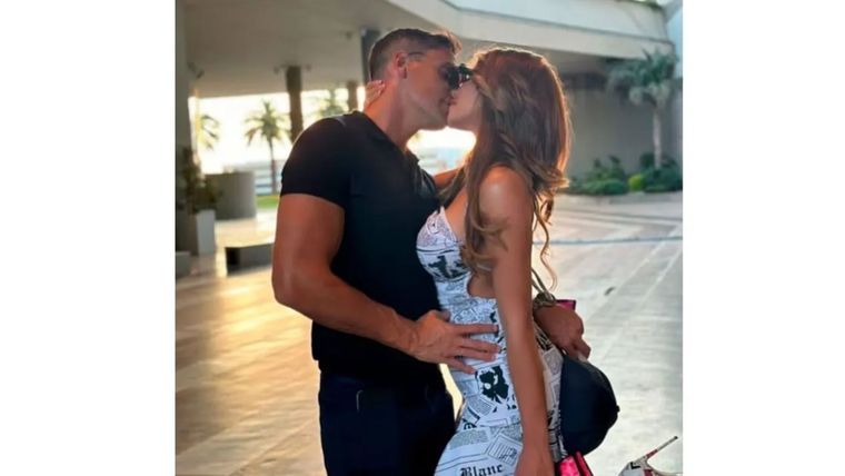 La pareja se mostró muy enamorada en las redes anteriormente. La pareja se mostró muy enamorada en las redes anteriormente.