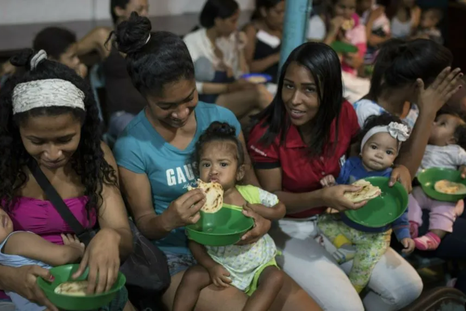 Las consecuencias de que tres mil millones de personas no tengan acceso a una dieta saludable. Foto: AP
