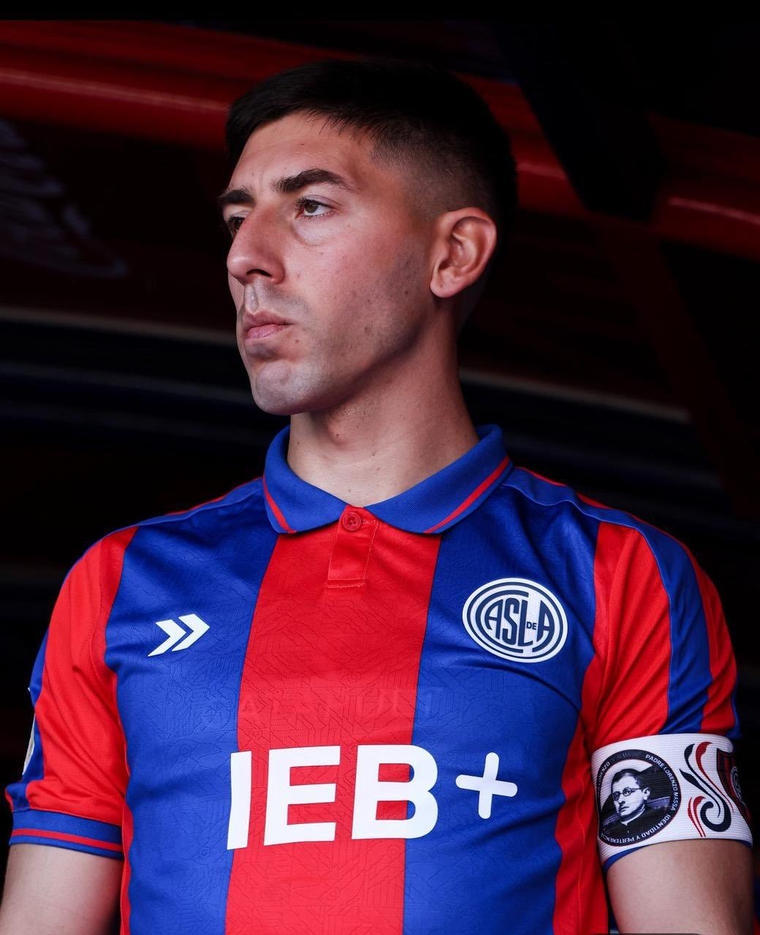 Gastón Hernández, capitán de San Lorenzo. Gastón Hernández, capitán de San Lorenzo.