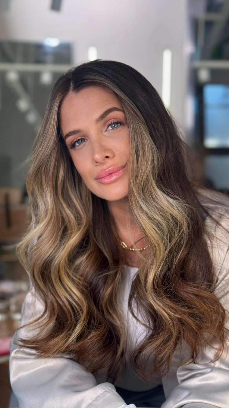 Así fue el sutil cambio de look de Cami Homs en plena espera. Así fue el sutil cambio de look de Cami Homs en plena espera.