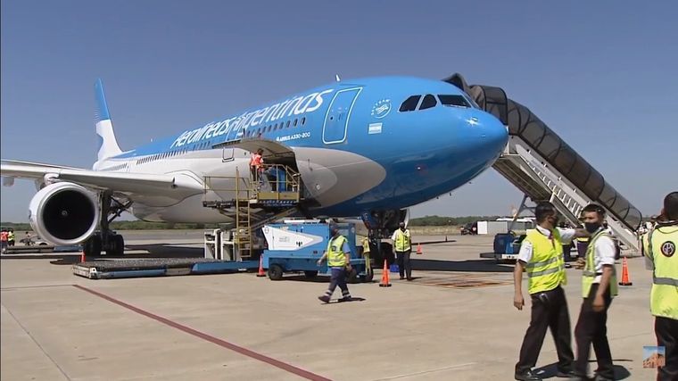 Hoy parte el segundo vuelo a Rusia para traer otras 300 mil dosis de la vacuna Sputnik V