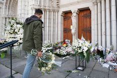 El ataque en la basílica de Niza dejó tres personas muertas El ataque en la basílica de Niza dejó tres personas muertas