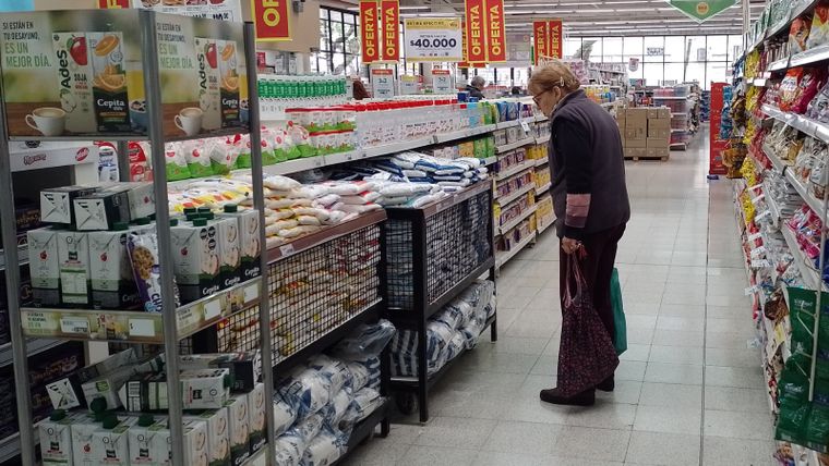 Los precios de los alimentos registraron un fuerte salto en octubre, que se morigeraron un poco en el arranque de este mes. Foto: Rodrigo DAngelo / MDZ