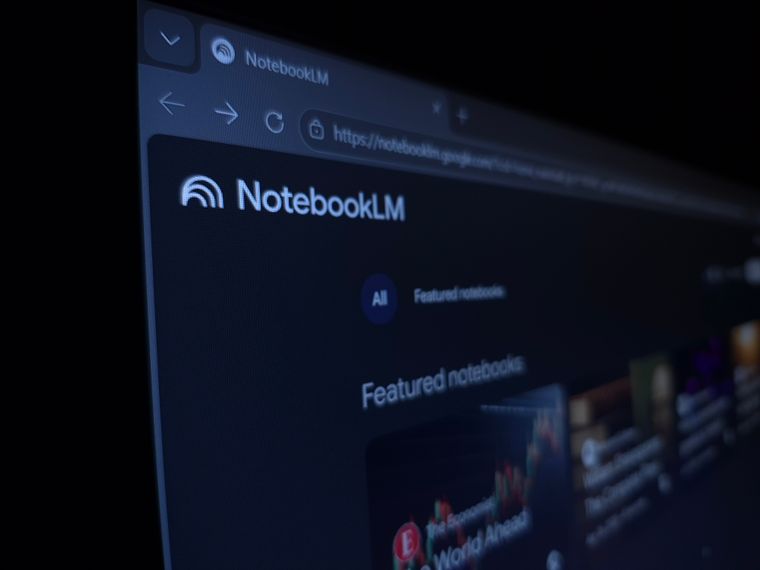 NotebookLM integra más funciones de Gemini en su interfaz.