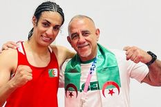 Imane Khelis junto a su entrenador Pedro Díaz. Foto: @imane_khelif_10 Imane Khelis junto a su entrenador Pedro Díaz. Foto: @imane_khelif_10