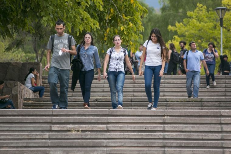 La continuidad del beneficio depende de la asistencia regular y la participación en actividades formativas. Foto: UNCuyo