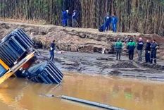 intendente k compro una costosa excavadora y se hundio el primer dia