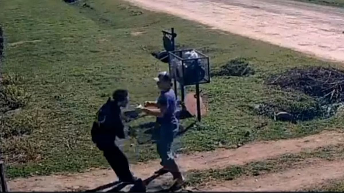 Pensó que era libertario y le pegó: el hijo de un concejal de Fuerza Patria le fracturó la mandíbula al vecino