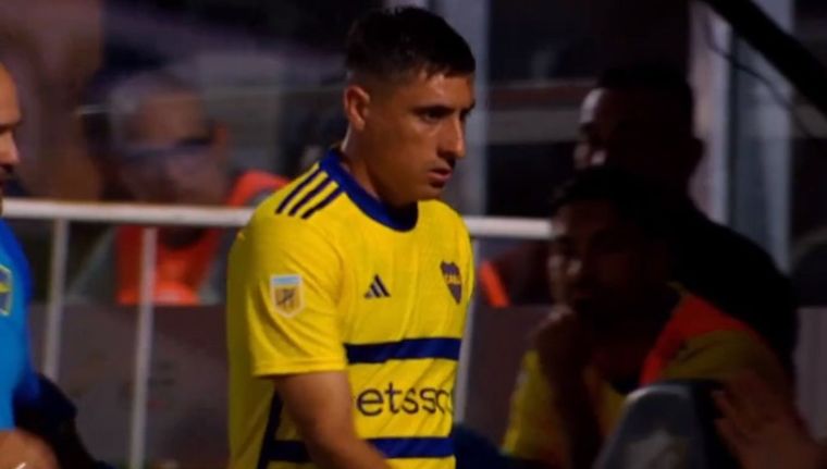 Merentiel no ocultó su bronca tras ser reemplazado. Foto: Captura video