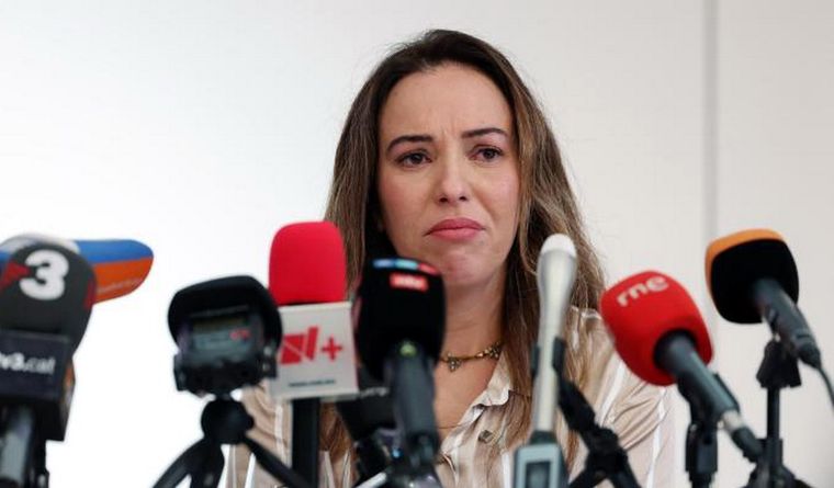 Stella Assange, esposa de Julian y madre de los dos hijos menores del periodista. Foto: Efe.