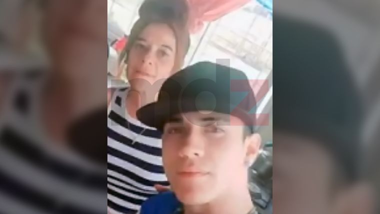 La Yaqui Vargas y su hijo, Mauro Gélvez. La Yaqui Vargas y su hijo, Mauro Gélvez.