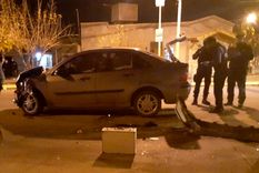 Choque Los agentes lo chocaron para que no escaparan. Foto: Ministerio de Seguridad.