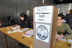 Ante una jornada electoral con poca participación ciudadana, cada uno de los vecinos con antedecentes judiciales que se presentaron para votar, quedaron detenidos. Foto: Juan Mateo Aberastain Zubimendi/MDZ