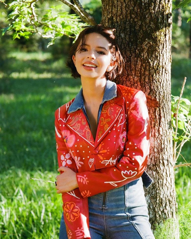 Estos son los jeans que elige Ángela Aguilar para todos los días Foto: Instagram