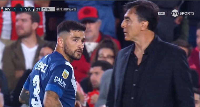 El exabrupto de Elías Gómez con Quinteros tuvo sus consecuencias. Foto: Captura TNT Sports