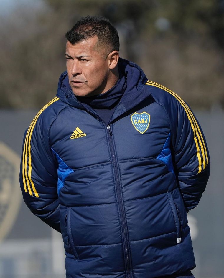 Almirón, con pasado reciente en Boca, también aparece en la lista de Riquelme. Almirón, con pasado reciente en Boca, también aparece en la lista de Riquelme.