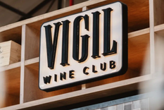 Feria de vinos de Vigil y música en vivo en Planta Uno