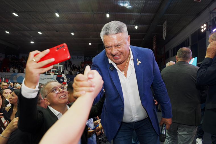 El Chiqui Tapia hizo un importante anuncio y fuertes declaraciones.