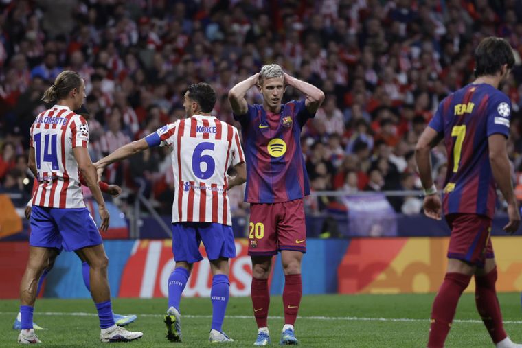 Atlético de Madrid eliminó al Barcelona y avanzó a semifinales de la Champions League. Atlético de Madrid eliminó al Barcelona y avanzó a semifinales de la Champions League.
