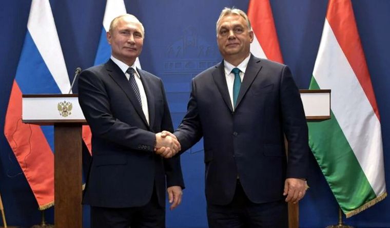 Vladimir Putin y Viktor Orban, Rusia y Hungría tienen muy buena relación, para el pesar de Polonia. Foto EFE