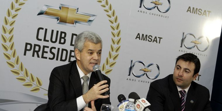 Sergio Rocha, Presidente GM Argentina junto a Anuar Sat Gerente Amsat Foto: Ariel Jalley/mediamza.com