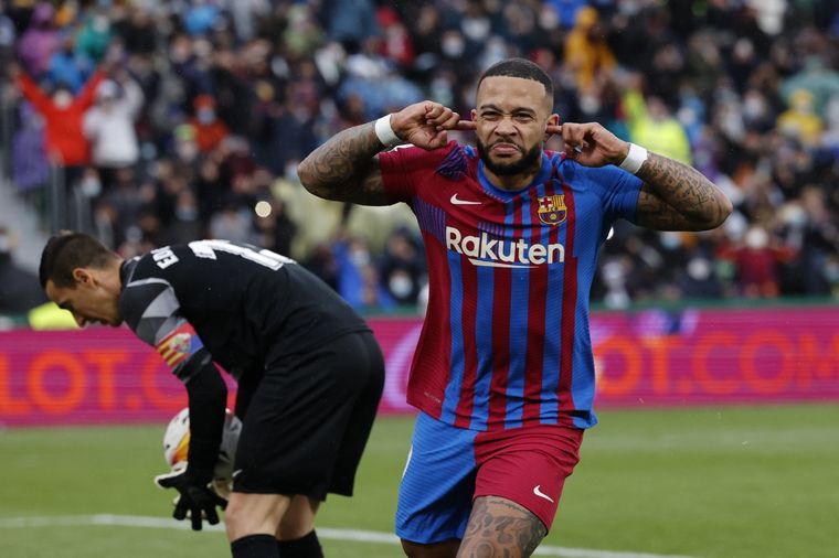 El neerlandés selló el triunfo de su equipo. Foto: EFE