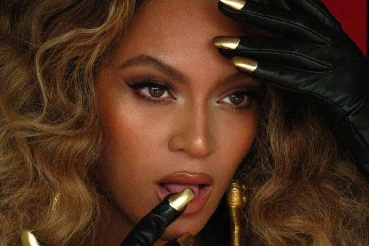 Beyoncé Foto: Instagram Schiaparelli