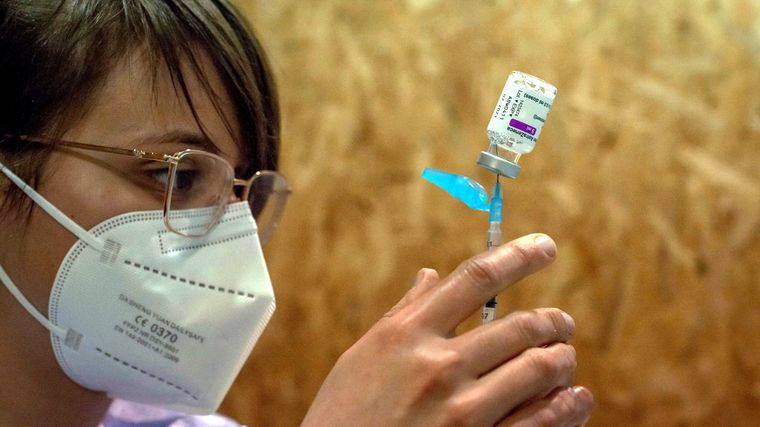 Las vacunas siguen dando respuestas. Foto: VozGalicia.