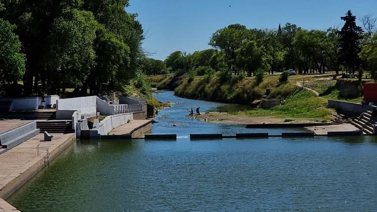Salto, un pueblo del norte bonaerense donde la fe, la historia y la naturaleza conviven a orillas del río homónimo.
