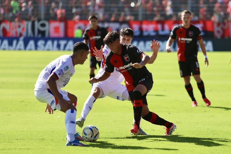 San Lorenzo y Newells no logran romper el cero en Rosario.