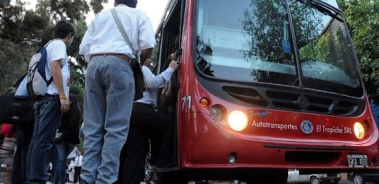 Colectivos y metrotranvía aumentarán frecuencias.