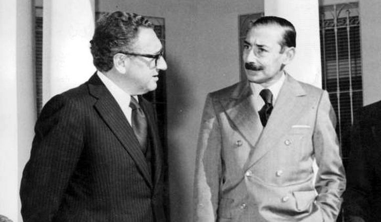 Javier Milei deroga leyes que vienen de los militares Foto: Télam Javier Milei deroga leyes que vienen de los militares Foto: Télam