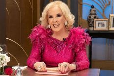 Mirtha Legrand presumió de sus imponentes joyas en su último programa. Foto: Instagram @mirthalegrand