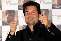 Chayanne se sometió a un tratamiento para rejuvenecer su rostro.