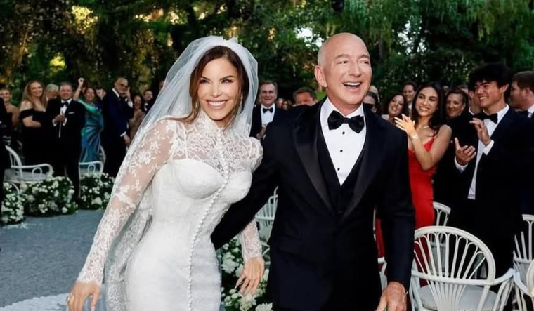 Los flamantes esposos Lauren Sánchez y Jeff Bezos. No te pierdas las fotos de los famosos, al final.