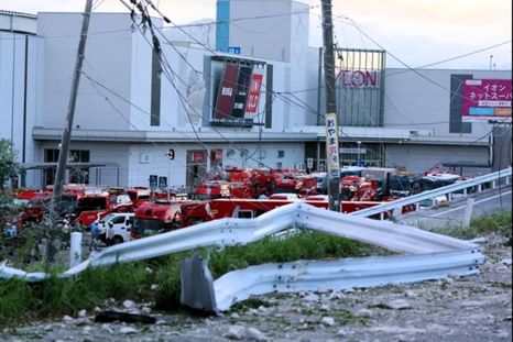 El gran terremoto en Japón deja casi veinte muertos. Foto Efe El gran terremoto en Japón deja casi veinte muertos. Foto Efe