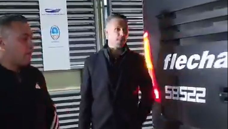 Demichelis en su retirada del estadio. Foto: Captura