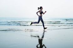 ¿Qué ejercicios hacer en la playa? (Shutterstock)