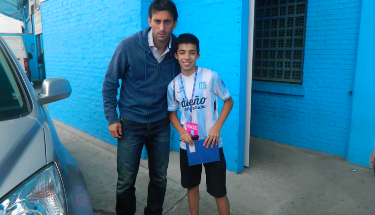 Pedro Orguelt y el ídolo de la Academia, Diego Milito. Foto: Facebook