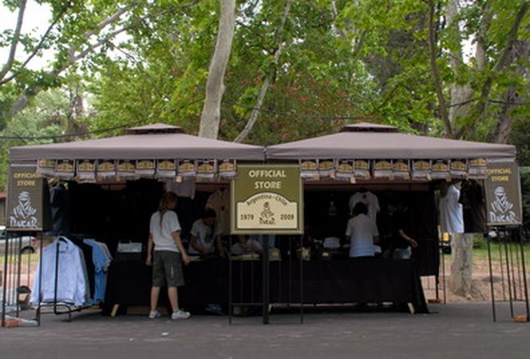 El store ofical de Dakar presente en la expo. Foto: Pachy Reynoso / MDZ