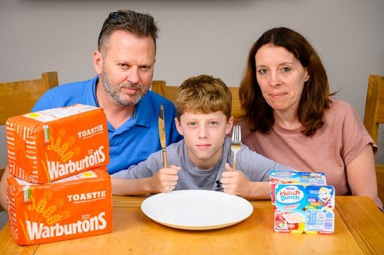 Ashton fue diagnosticado en julio de este año con ARFID, una fobia a la comida. Foto: Carter News