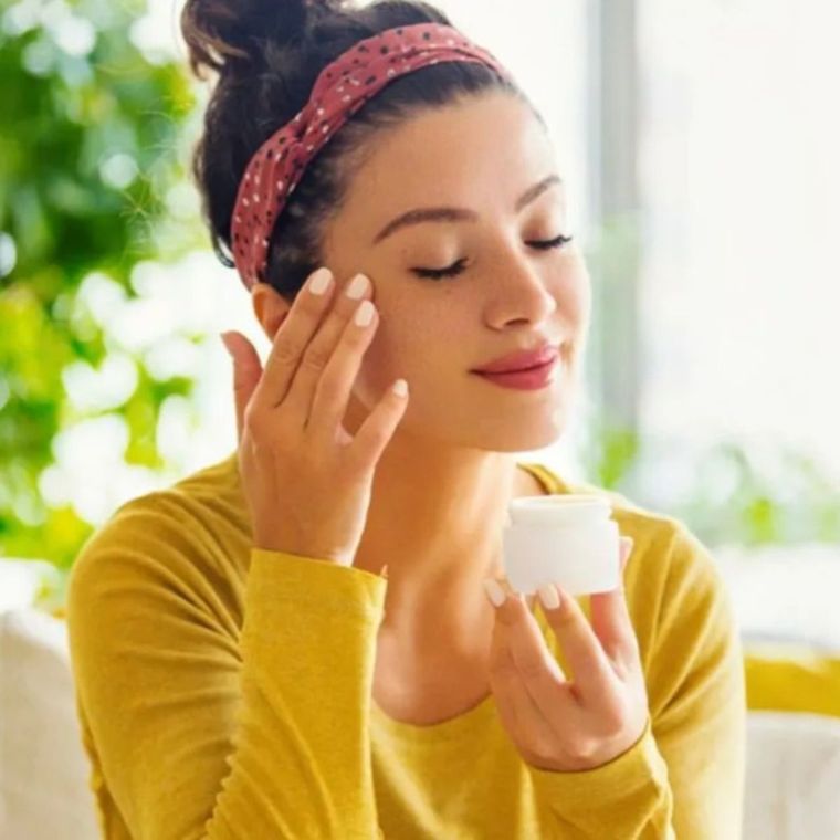 La vaselina es el aliado de belleza que todas deberíamos agregar en nuestra rutina Foto: Vanidades